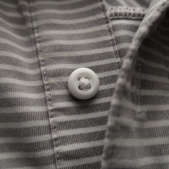 Under Armour HeatGear Gray Striped Polo (M) OMG! ⛳️ - Picture 3 of 9